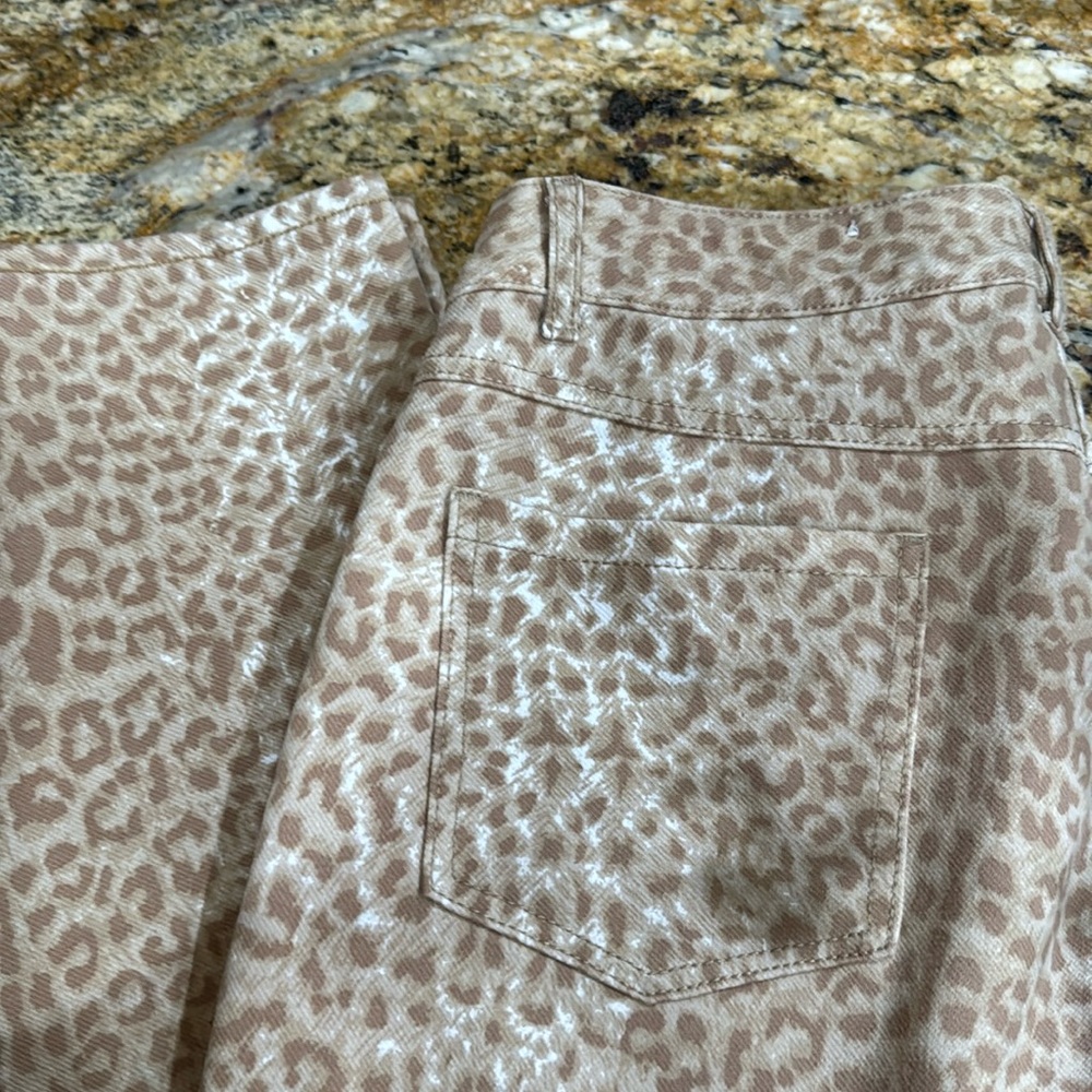 J. McLaughlin animal print pants size 8.